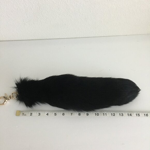 Animal Fur Tail Look Keychain - Picture 3 of 4